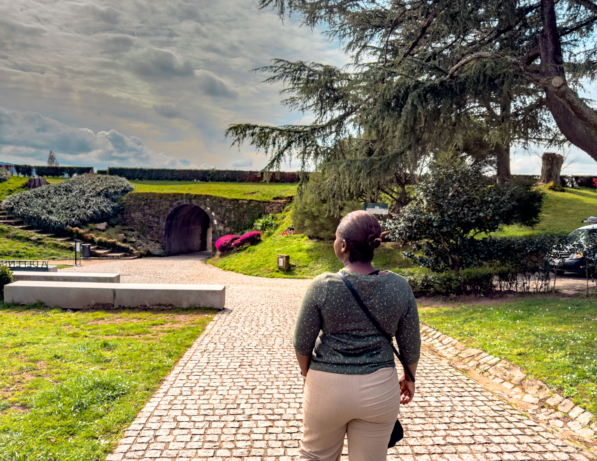 Vigo Travel Guide (9).png